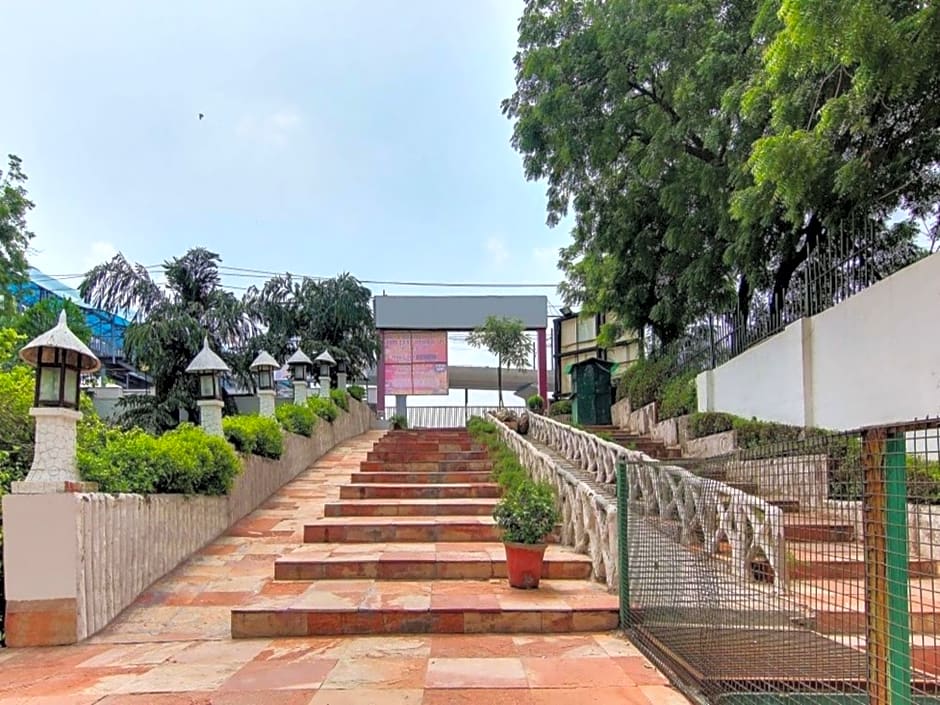 Vibe By The Lalit Traveller