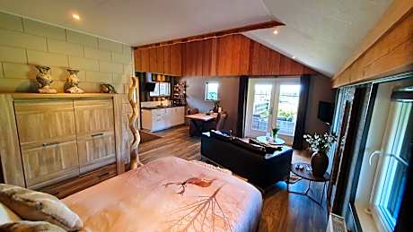 Apartment with Garden View