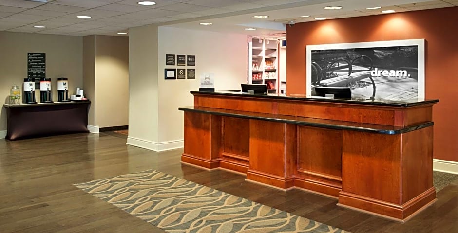 Hampton Inn By Hilton & Suites Pittsburgh-Meadow Lands