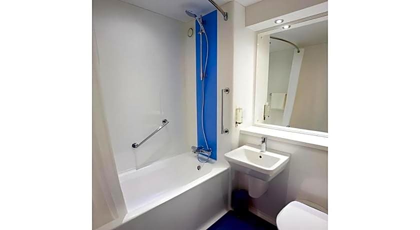Travelodge Perth Broxden Junction