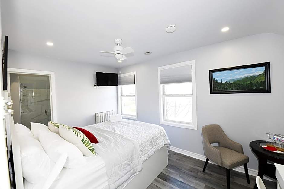 Serene Niagara Inn