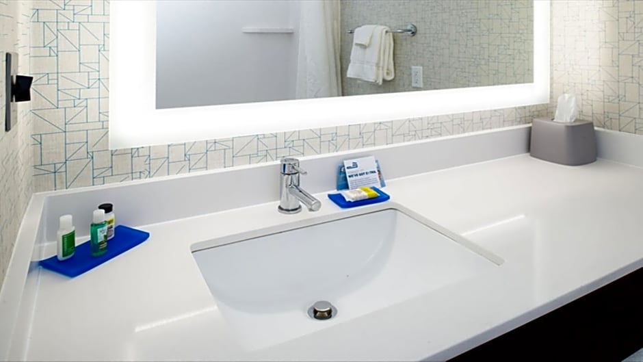 Holiday Inn Express Cincinnati West By IHG