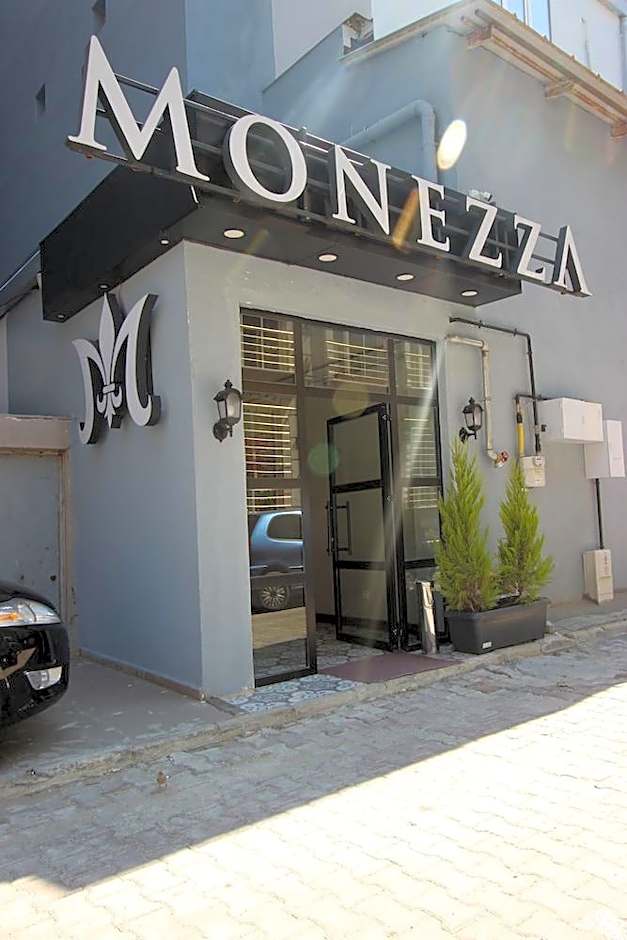 Monezza Hotel