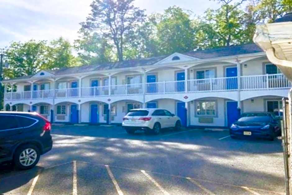 Studio Inn and Suites