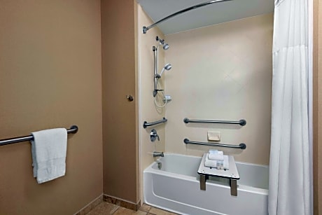 1 King Bed Study W/ Sofabed Nonsmoking