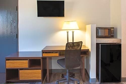 Super 8 by Wyndham Naples