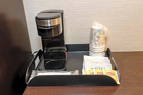 Suite with 2 Queen Beds with Lake View - Disability Access/Non-Smoking