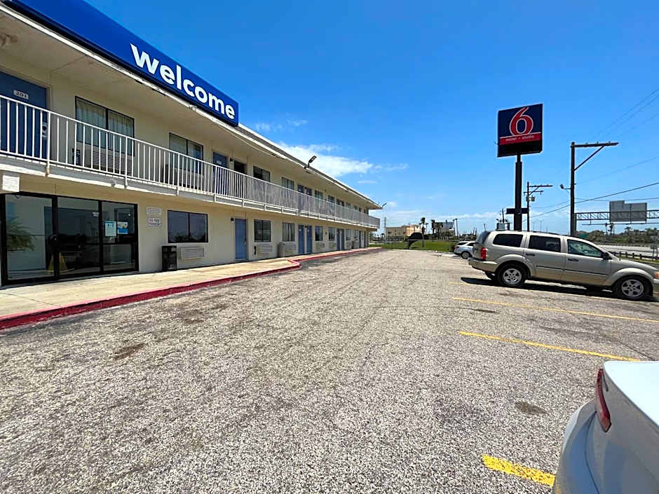 Studio 6 Galveston TX