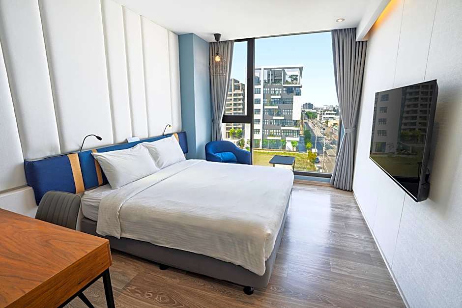 Explore Hotel