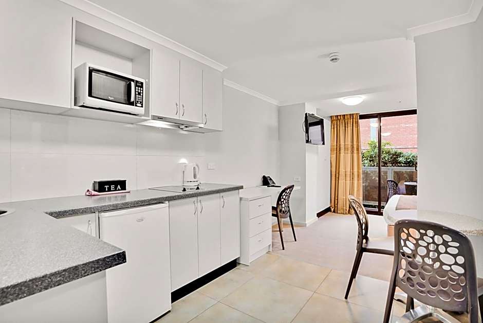 Carlton Lygon Lodge Studio Apartments
