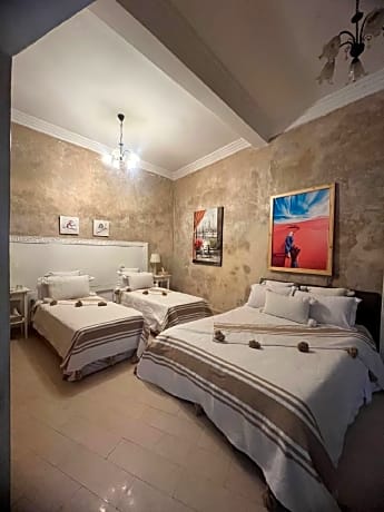 Double room-Standard-Ensuite with Shower