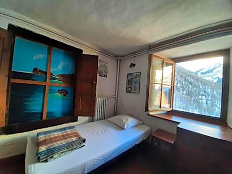 Triple Room with Shared Bathroom