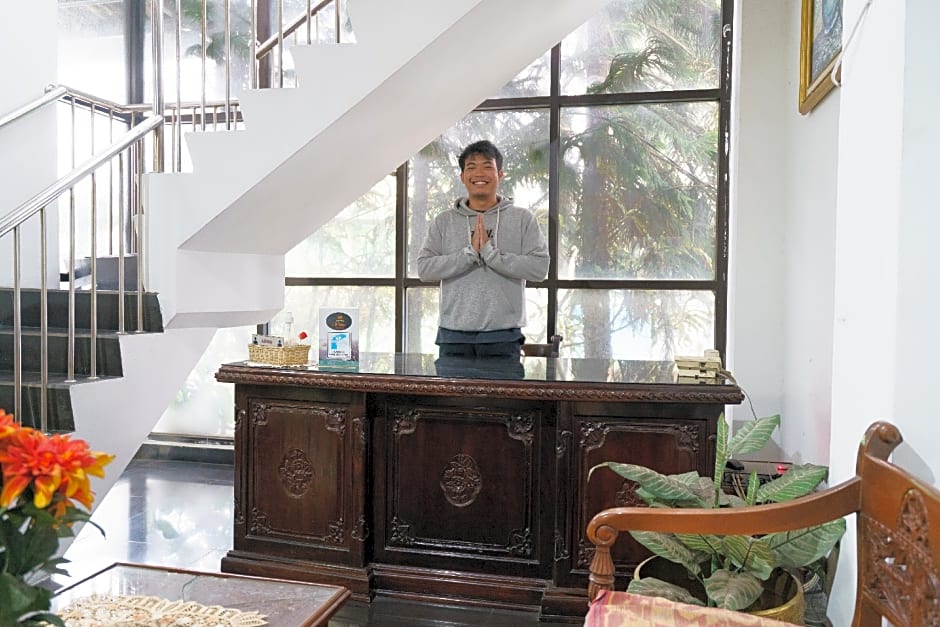 OYO 92249 Wisma Rina Rini Tegalega Park