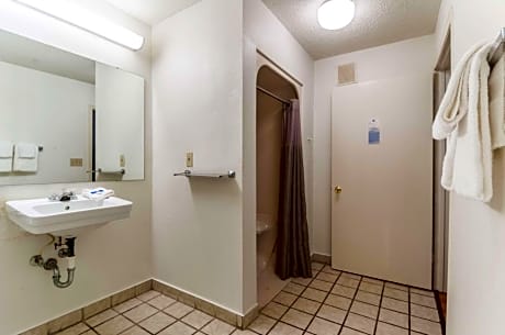 Double Room - Disability Access - Non-Smoking