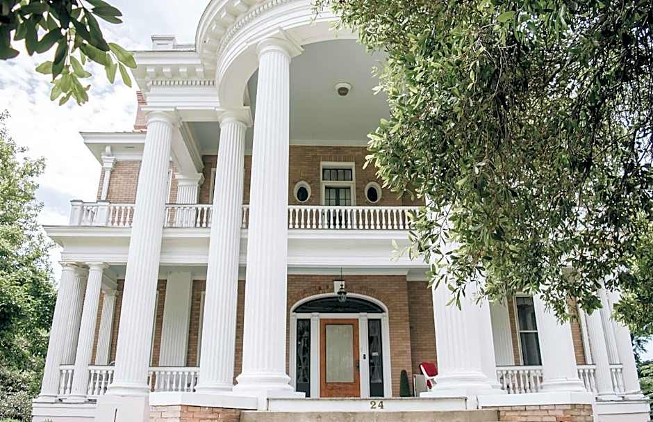 1912 Bed and Breakfast
