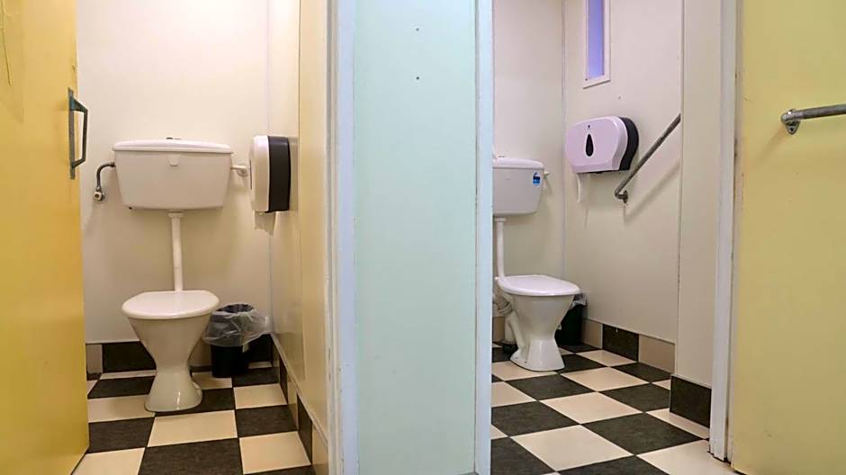 Silverfern Backpackers