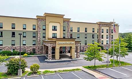 Hampton Inn & Suites by Hilton Stroudsburg Pocono Mountains