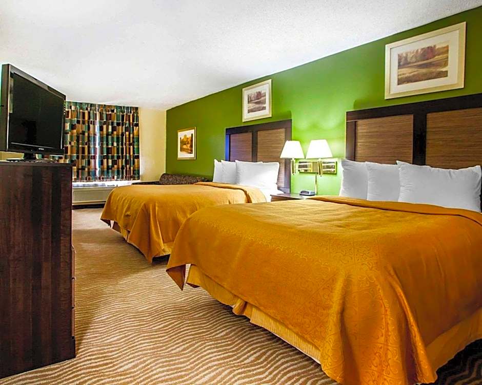 Quality Inn & Suites Champaign North - Urbana