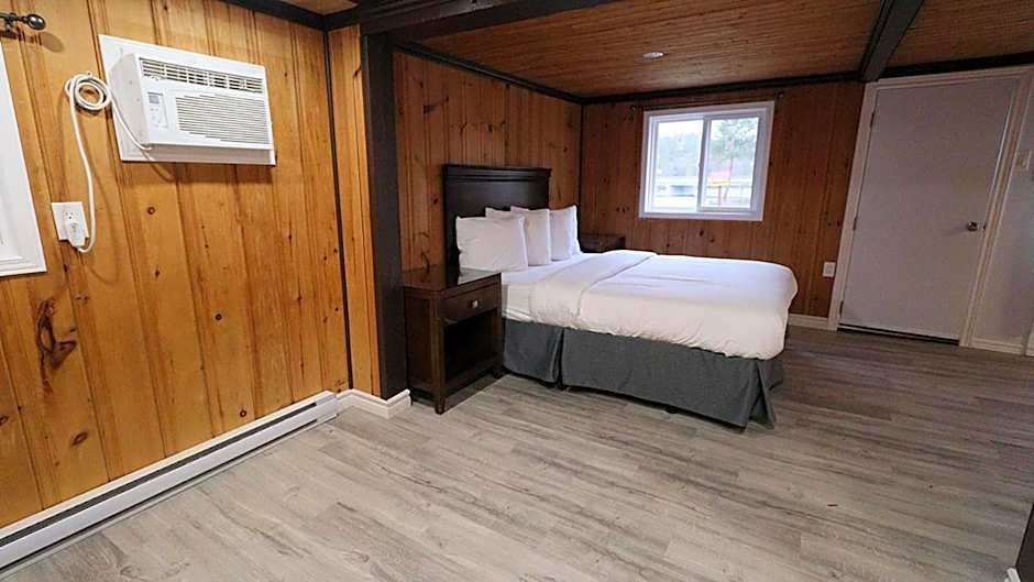 Algonquin Lakeside Inn