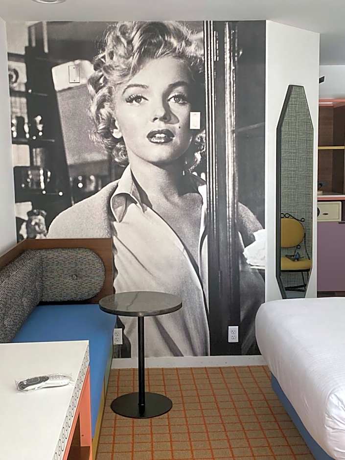 The Adler a Hollywood Hills Hotel