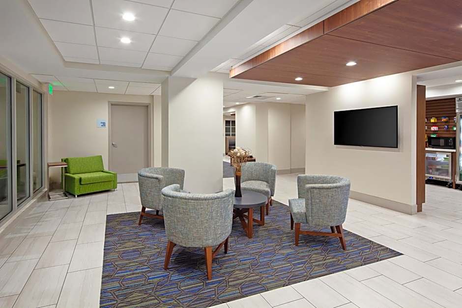 Holiday Inn Express Hotel & Suites San Diego-Escondido By IHG