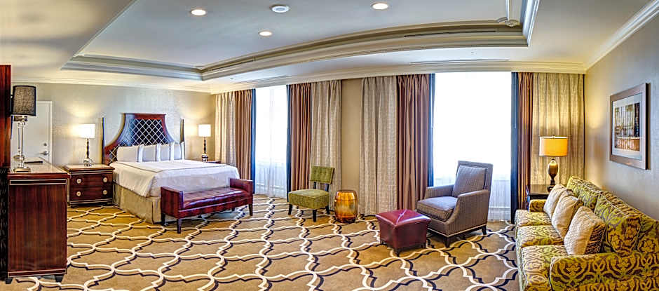 Photo 1 of 4 of Classic 1 King Bed, Accessible