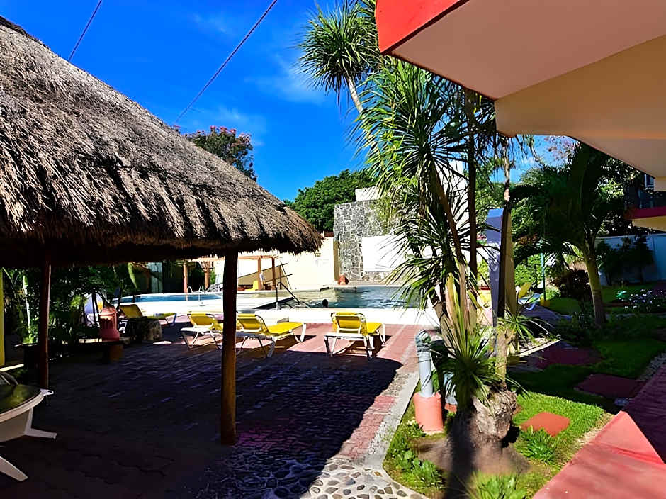 Nilu Cancun Downtown by Selina