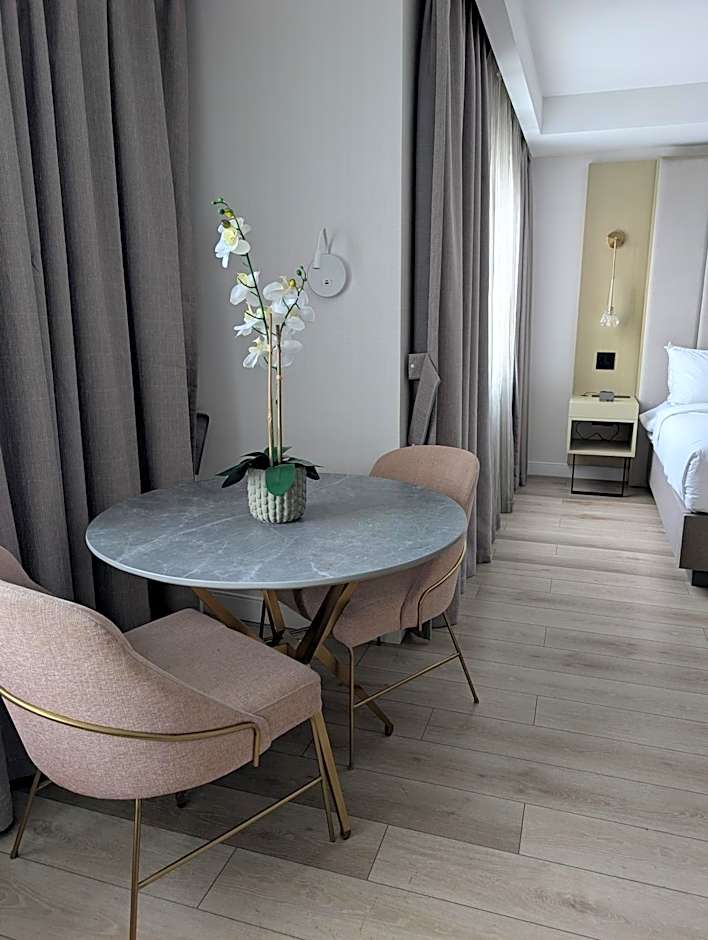 Bloom Mississauga, Tapestry Collection by Hilton