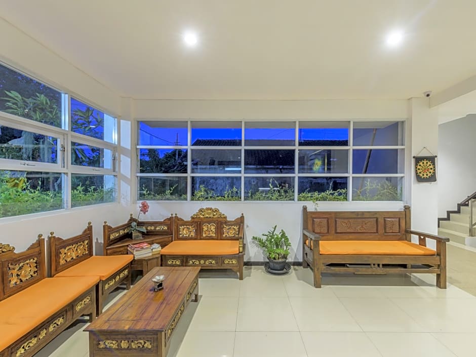 Lowcost Bed & Breakfast – Kedonganan, CO