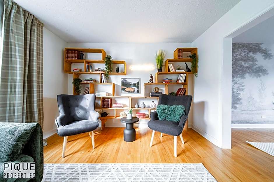 Nordic Spa Retreat - Hot Tub - King Bed- Firepit - BBQ!