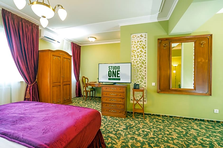 Studio One Accommodation Suites