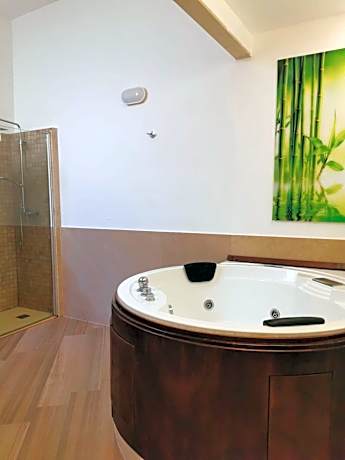 Double Room with Spa Bath