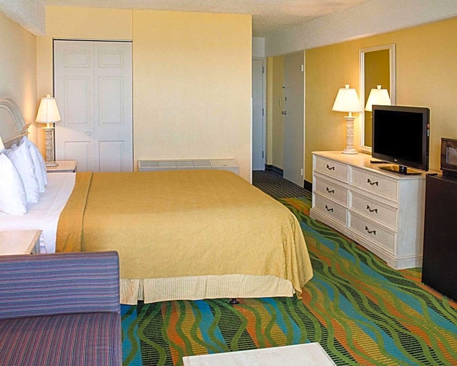 Quality Inn And Suites Oceanfront