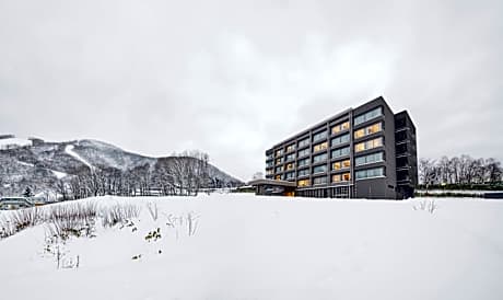 Hinode Hills Niseko Village
