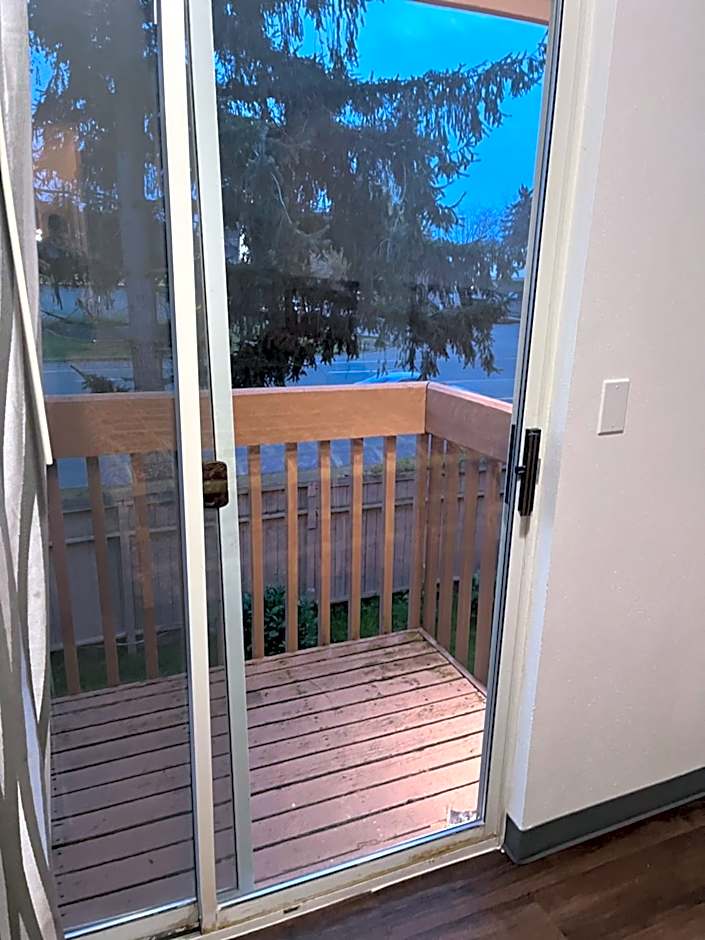 Western Inn Lakewood