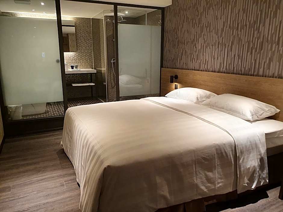 City Suites-Taoyuan Station