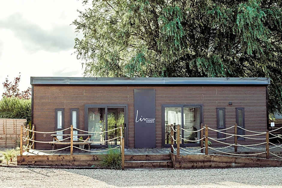 Black Bull Retreat, Barmston with Private Hot Tubs