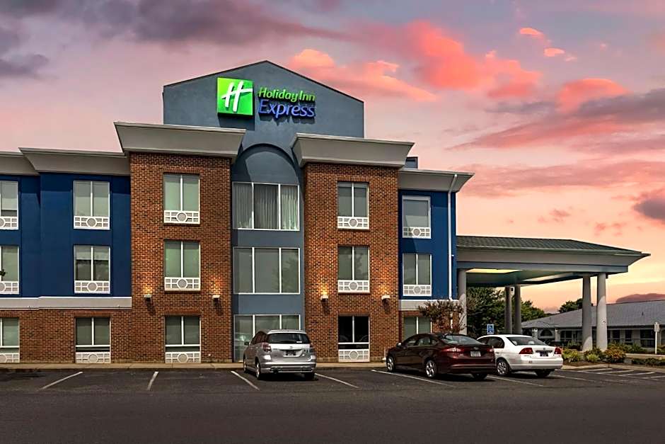 Holiday Inn Express White House By IHG