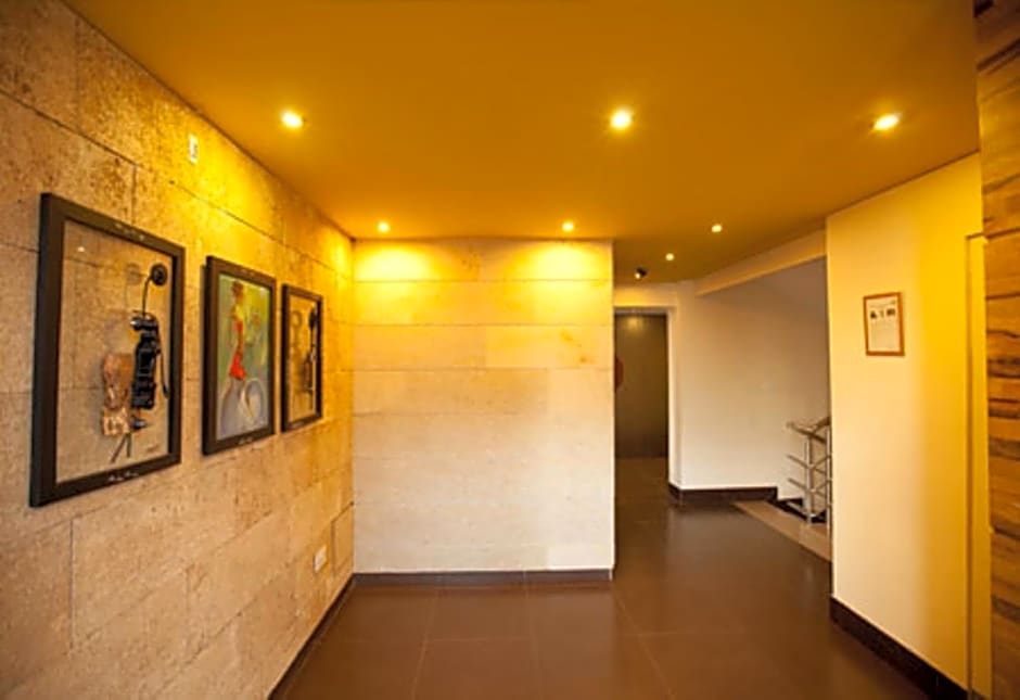 Roots Apartment Hotel