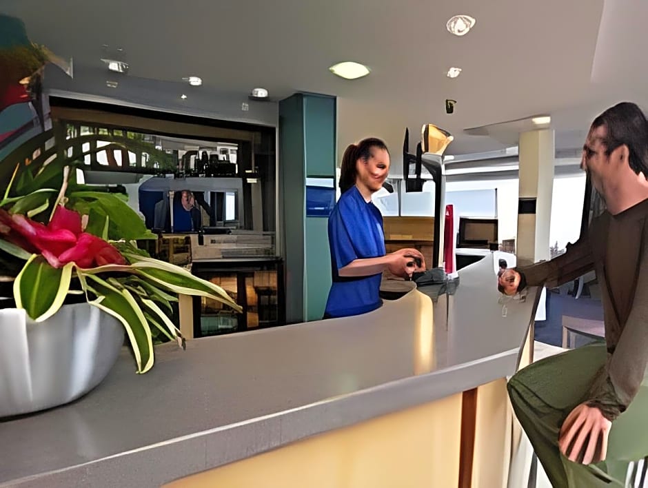 Holiday Inn Express Cardiff Airport By IHG