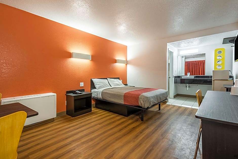 Motel 6-Schenectady, NY