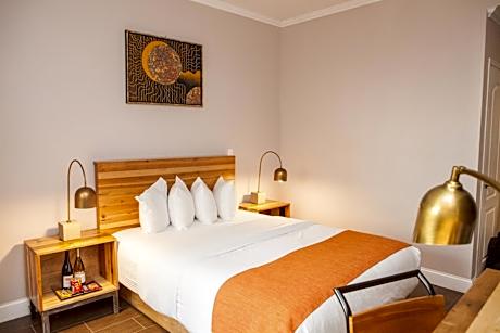Deluxe Queen Room - Mobility Access/Non-Smoking