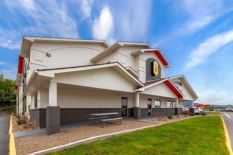 Super 8 by Wyndham Summersville