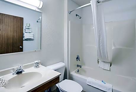 2 Queen Beds Exec Suite Non-Smoking