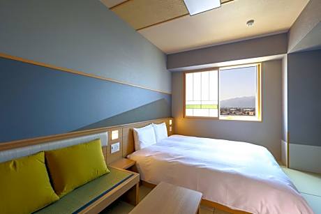 Queen Room - Non-Smoking - No Daily Cleaning