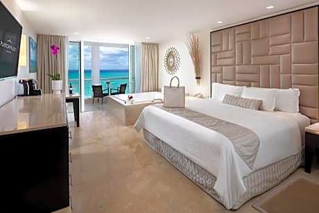 Superior Deluxe Honeymoon Suite Ocean View - King Size Bed