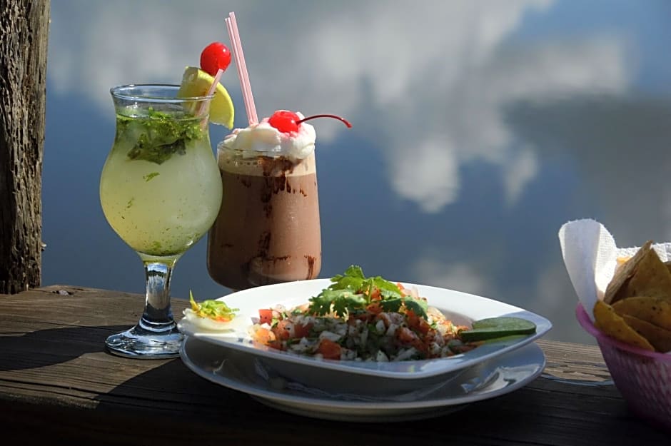 Lamanai Landings Hotel and Marina