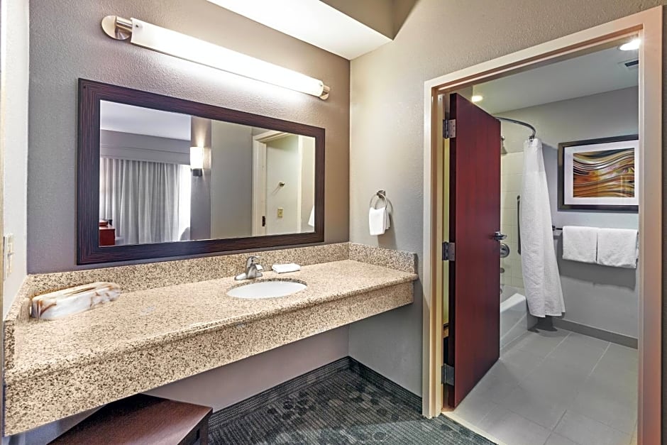 Courtyard by Marriott Tulsa Woodland Hills