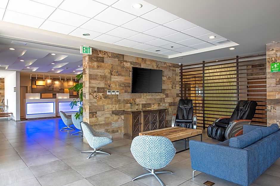 Holiday Inn Express and Suites Celaya By IHG