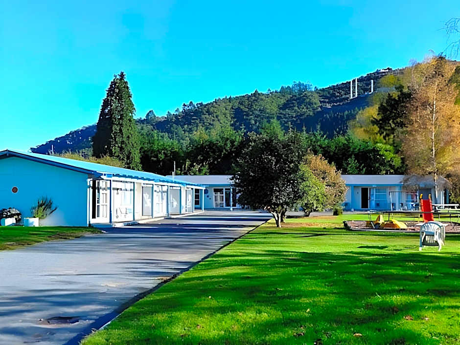 Fairy Springs Motel
